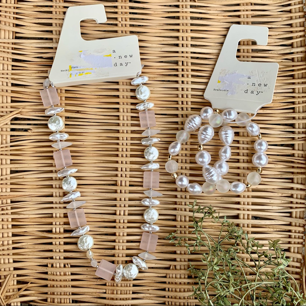 Pearl And Pink Stone Necklace And Bracelet Set